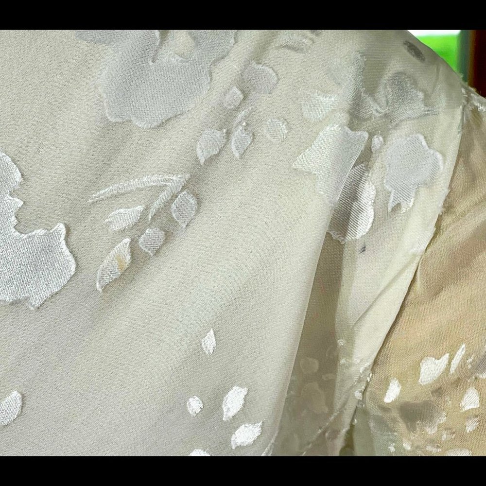 ▪️ADRIANNA PAPELL▪️Bead Embellished Floral Overlay Silk Blend Evening Blouse - Picture 10 of 11
